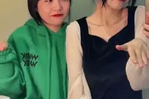 一手好牌打稀碎 三料影后马苏 被黑人驮肩 帮闺蜜撒谎 终究自断前程